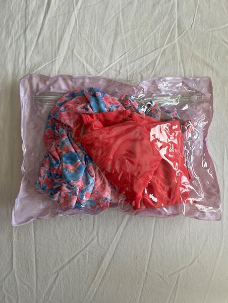 Tehotenské plavky, l