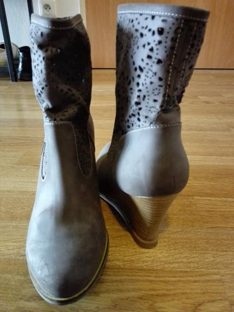 Cizmicky z brusenej koze na platforme, 39