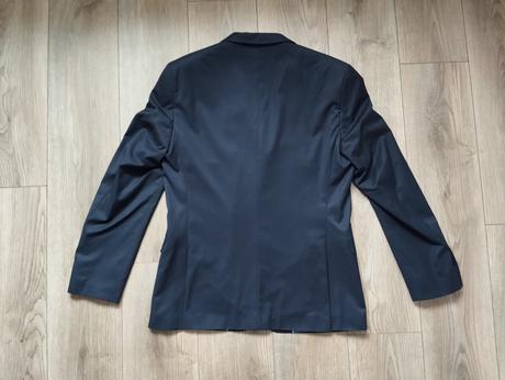 Tmavomodré sako pako lorente, 52