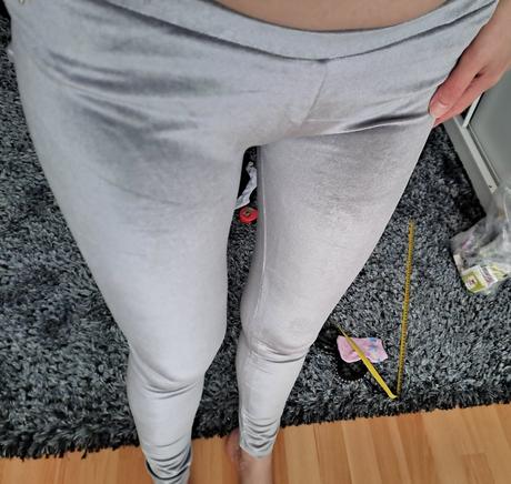 Strieborne teple leginy, s