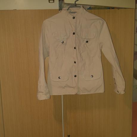 Dievcenska prechodna vetrovka, 140