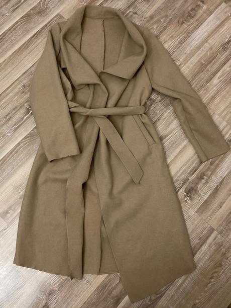 Krásny béžový kabát, m