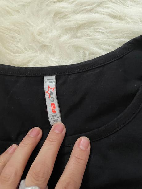 Crop tričko s nažehlovačkou, xs