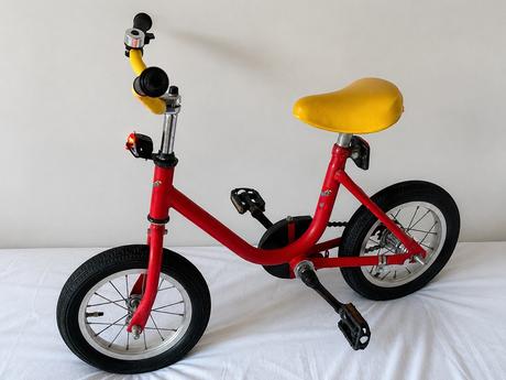 Starší červený bike 12, 12