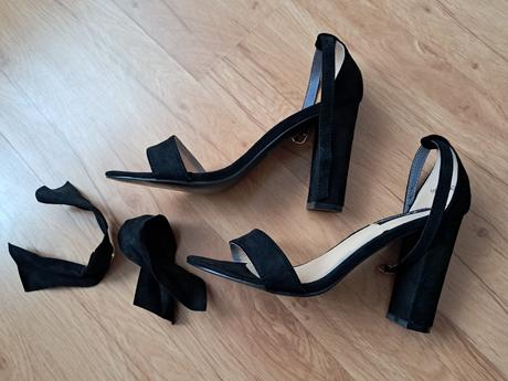 Čierne sandálky na hrubom opätku, 38