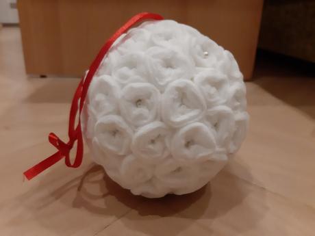 Vianočná ozdoba - biela guľa, 