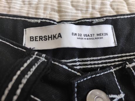 Kapsace čierne bershka, bershka,32