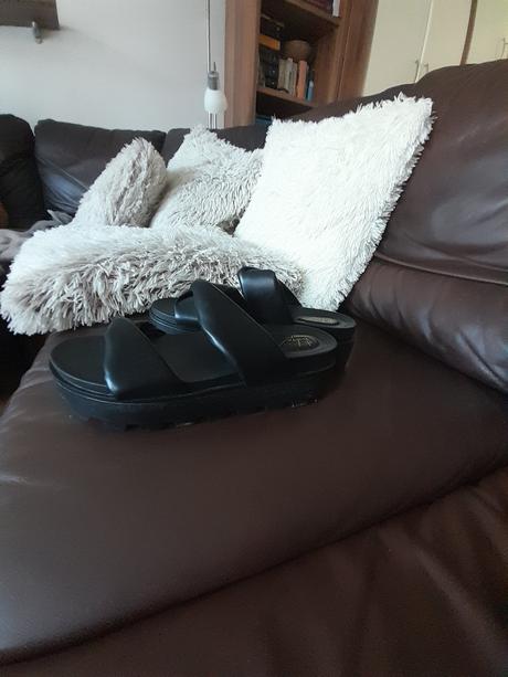 Pohodlné značkové šľapky-papuče na platforme, 40