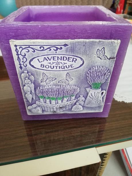 Levanduľový svietnik, 