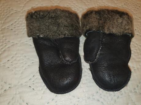 Kozusinkove rukavicky, 92