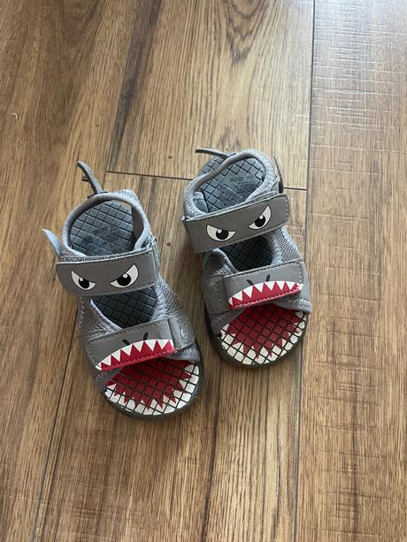 Blikajúce sandále, f&f,24