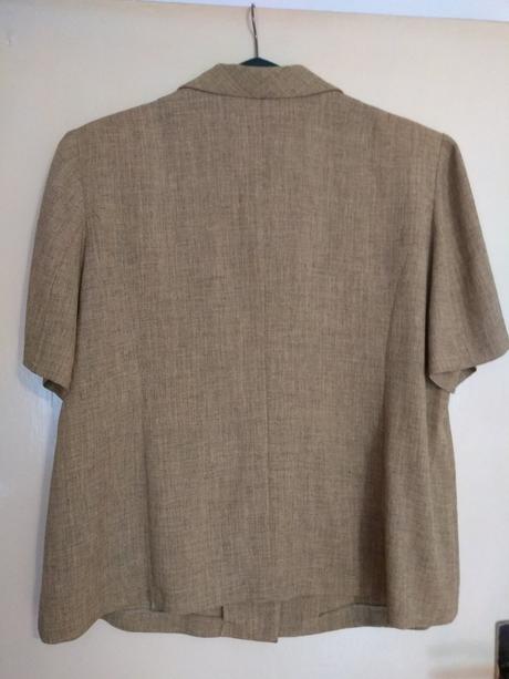 Sukňový kostým, 54