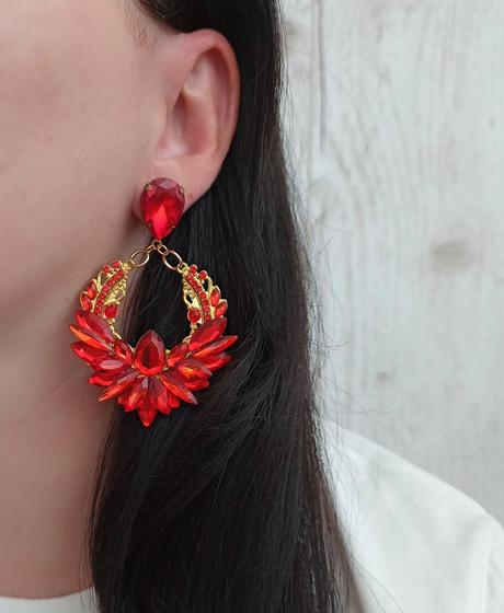 Červené náušnice, 