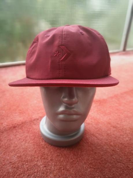 Converse šiltovka, converse