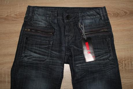 Tmavé rifle nenosené, s