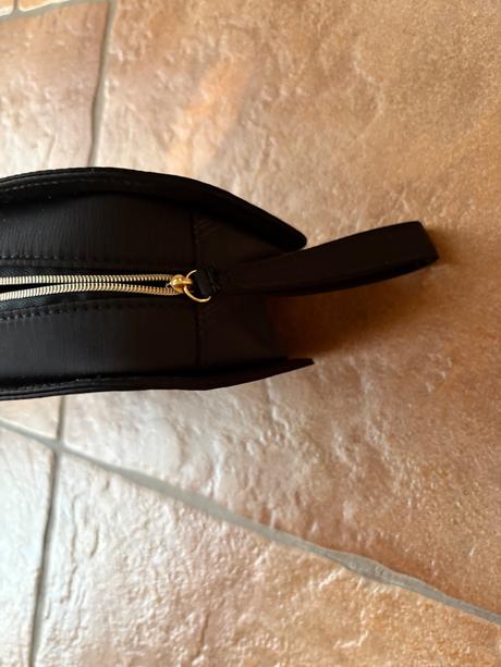 Kozmeticka taska georgio armani,