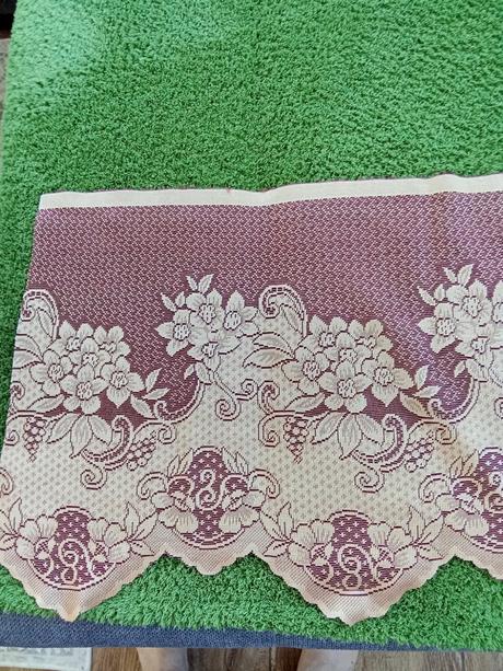 Záclona na vitrazku, 