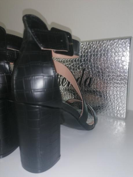 Čierne sandále, 40