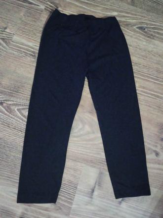 Čierne legíny pár krát oblečené, 140