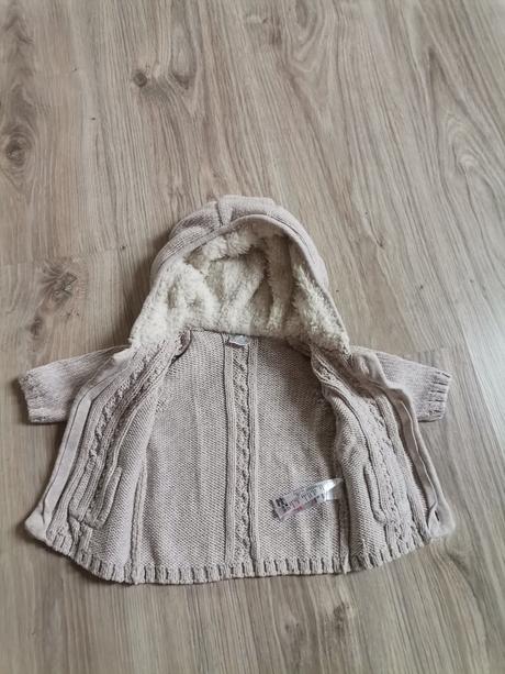 Béžový teply svetrík, f&f,50