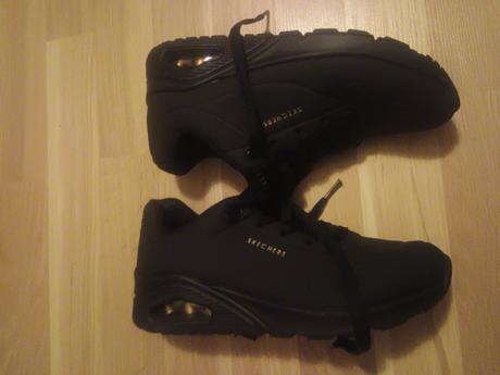 Sketchers, skechers,37