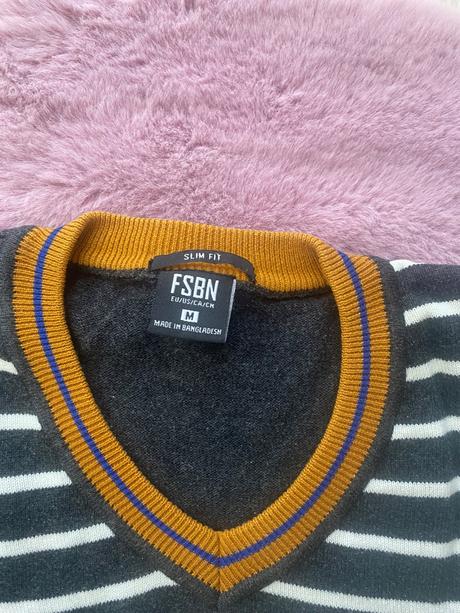 Sivy sveter s pásikmi, new yorker,m