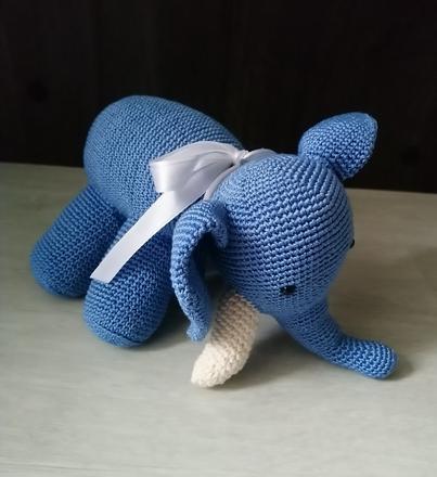 Háčkovaný sloník, 
