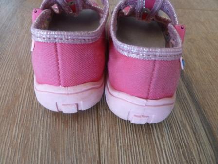 Sandálky plátené, 23