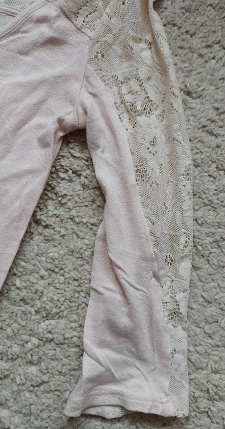 Damske jemne romanticke tricko, bershka,s