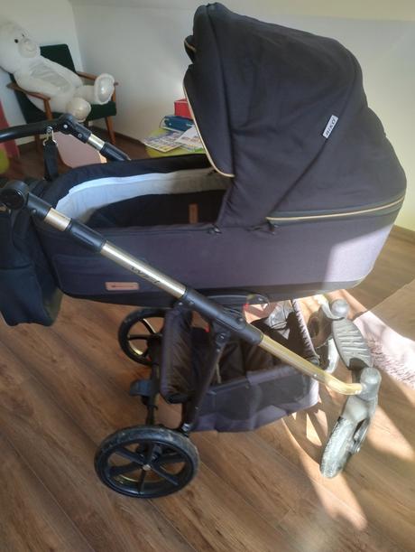 Čierny kočík riko so zlatým rámom, riko,riko swift premium