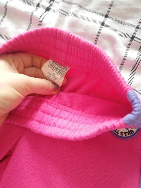 Tepláky converse 104-110 cena spolu, 104