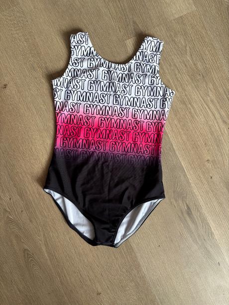 Gymnasticke oblečenie, 140