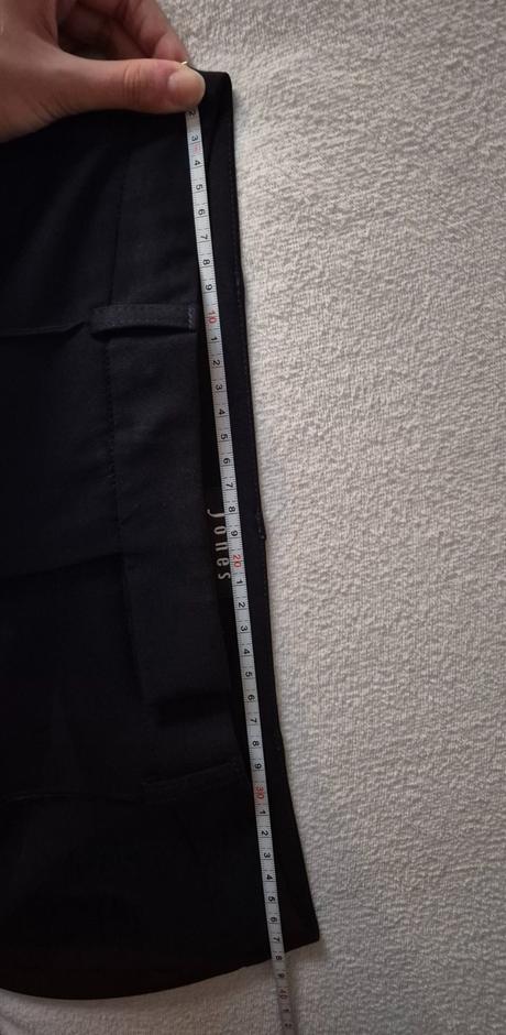 Elegantné tmavé nohavice, s