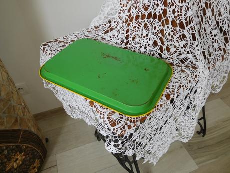 Retro plechová tácňa, 