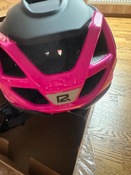 Ciklisticka prilba, m