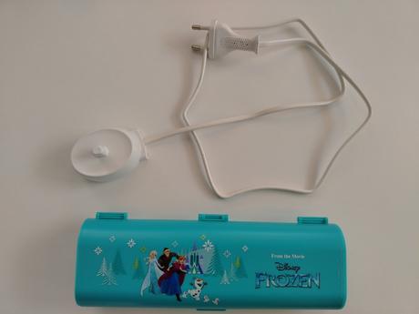 Elektrická zubná kefka oral b, 