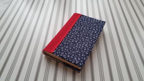 Rastúci obal na knihu,