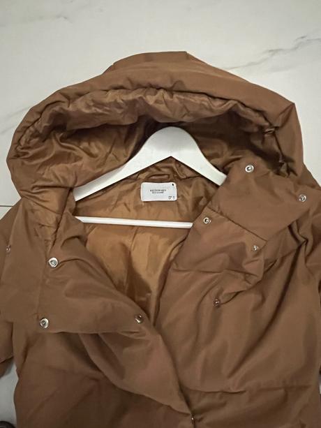 Hneda vetrovka, reserved,s