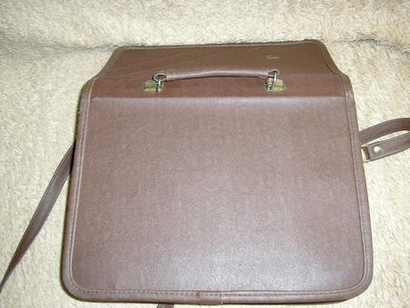 1138. hnedá aktovka, 