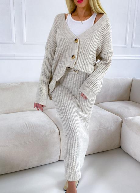 Nový štrikovany komplet uni veľkosť, 