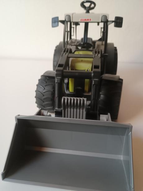 Traktor claas,