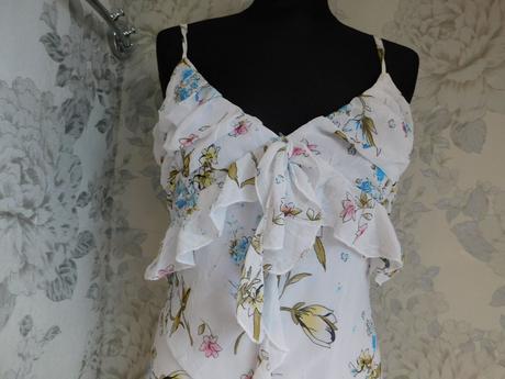 Pekne romanticke šaty, 38