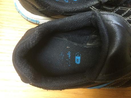 Nepreslapane tenisky na suchy zips, clarks,26