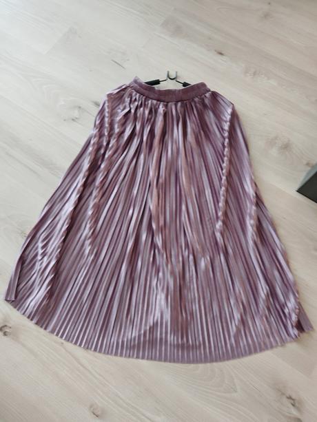 Používaná midisukna staroruzova uni, 