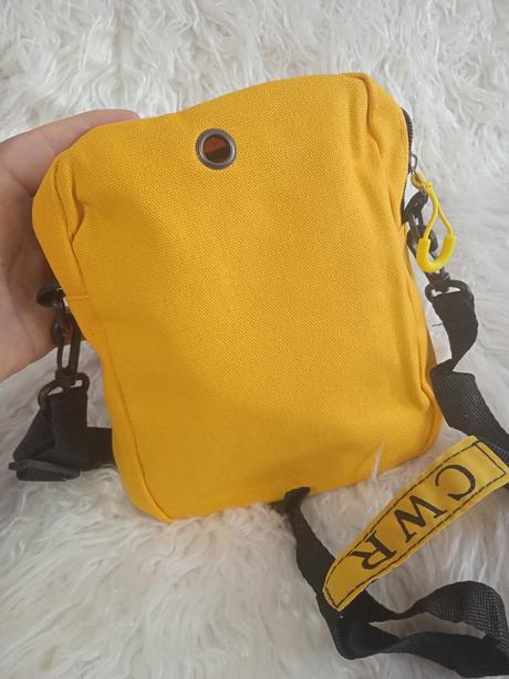 Kabelka s otvorom na slúchadlá, 