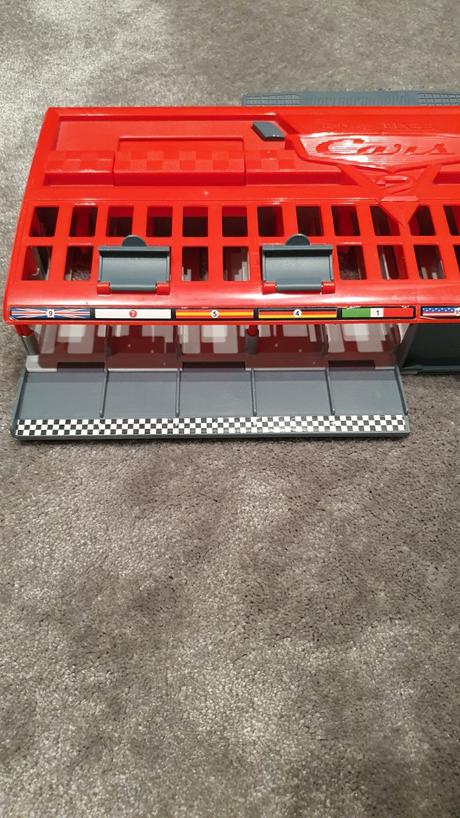 Odpaľovacia rampa worldgrandprix mcqueen cars 2,