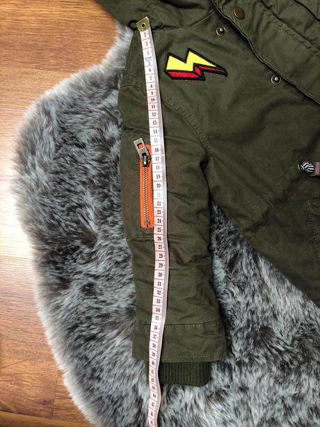 Hrubšia bunda reserved, reserved,98