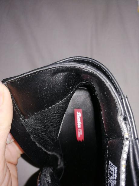 Nové moderné topánky bata, baťa,38