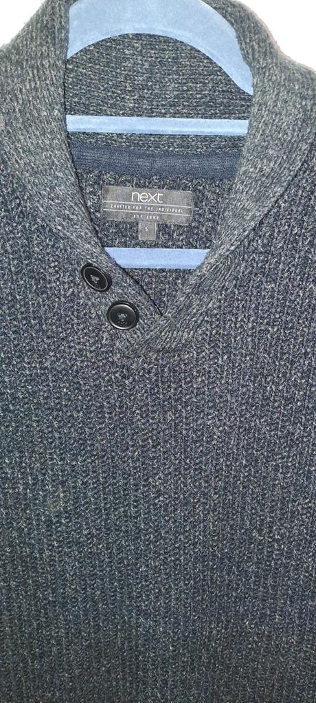 Sveter next, next,s
