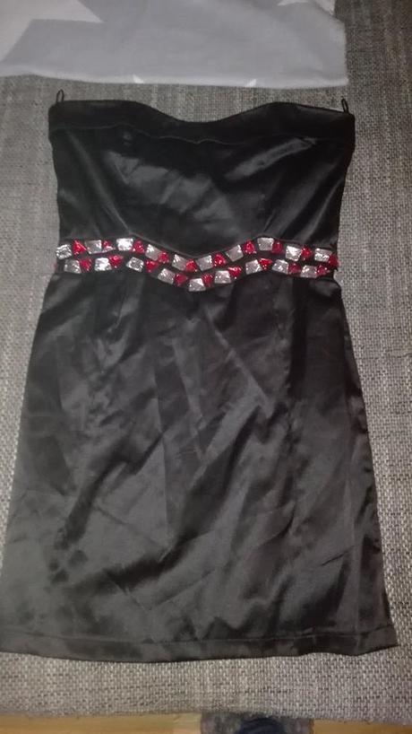 Cierne saty s kamienkami, 40